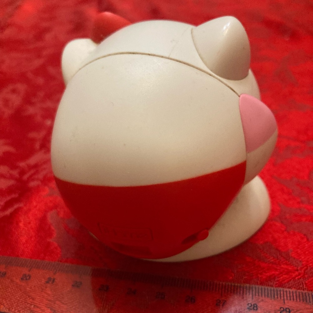 Hello Kitty iHome Rechargable Bluetooth Speaker with charging cable. - Picture 5 of 10